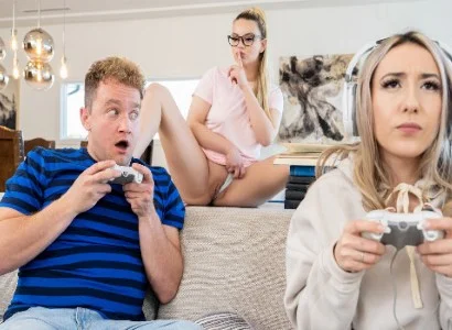 cô gái bị bạn thân cuỗm mất người yêu vì đắm chìm trong game