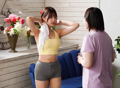 Cô nàng gợi cảm đi tập yoga và bị giáo viên phang